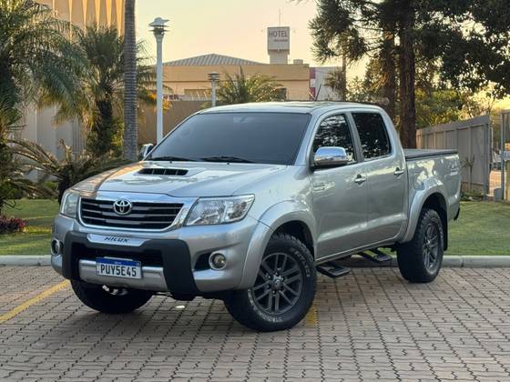TOYOTA HILUX 3.0 SRV 4X4 CD 16V TURBO INTERCOOLER DIESEL 4P MANUAL TOYOTA HILUX 3.0 SRV 4X4 CD 16V TURBO INTERCOOLER DIESEL 4P MANUAL
